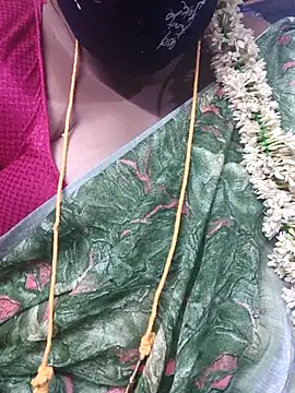 Snapshot of TAMIL_ELAKKIYA chatting on September 19, 4:51 pm TAMIL ELAKKIYA online show from September 19, 4:51 pm