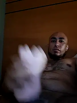 Snapshot of Mac15151 chatting on August 2, 11:25 pm Mac15151 online show from August 2, 11:25 pm