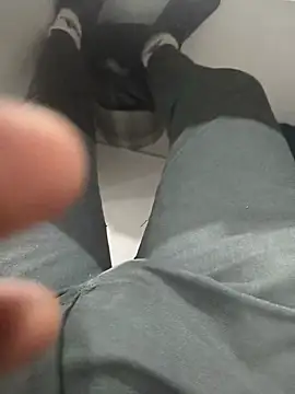 hotboy43339 online show from September 12, 5:35 pm