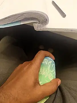 hotboy43339 online show from January 14, 9:04 am