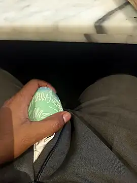 hotboy43339 online show from February 22, 2:24 am