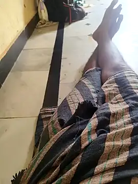 hotboy43339 online show from June 25, 6:07 am