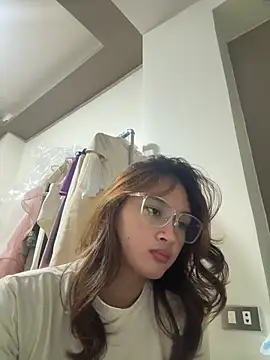 LanySylvia online show from April 3, 6:55 am