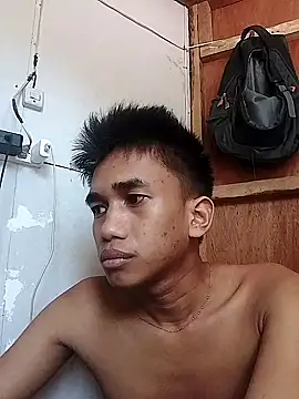 Snapshot of charlie0728 chatting on October 5, 12:09 am charlie0728 online show from October 5, 12:09 am