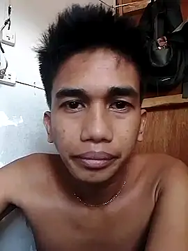 Snapshot of charlie0728 chatting on October 5, 10:51 pm charlie0728 online show from October 5, 10:51 pm