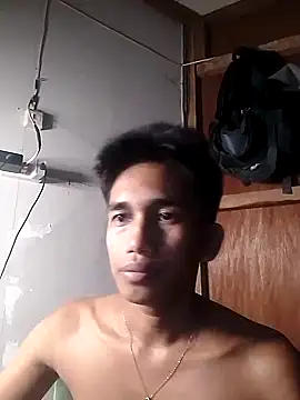 Snapshot of charlie0728 chatting on October 9, 2:48 pm charlie0728 online show from October 9, 2:48 pm
