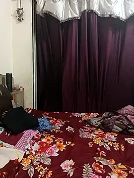 MEERAcle online show from February 10, 4:44 pm