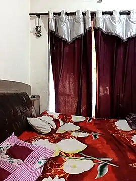 MEERAcle online show from March 5, 5:47 am