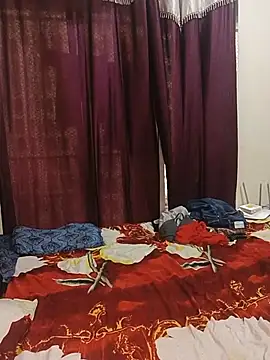 MEERAcle online show from August 9, 3:44 am