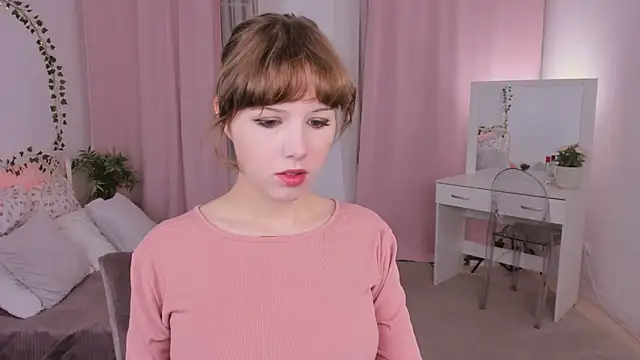 Snapshot of JanetMoor chatting on November 20, 11:10 am JanetMoor online show from November 20, 11:10 am