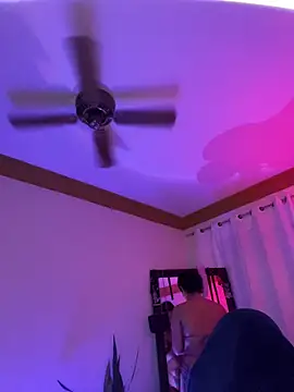 Snapshot of ZahaRose chatting on December 4, 8:12 am ZahaRose online show from December 4, 8:12 am