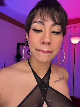 Snapshot of ZahaRose chatting on December 5, 6:44 am ZahaRose online show from December 5, 6:44 am