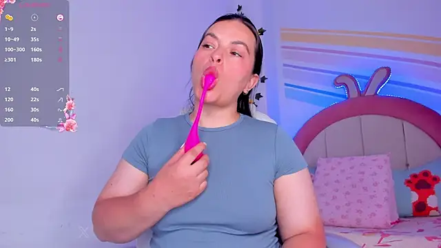 Snapshot of Ariah_Walker_ chatting on September 30, 1:43 am Ariah Walker online show from September 30, 1:43 am