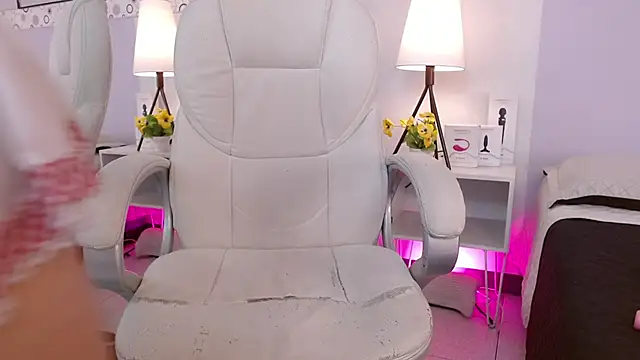 Snapshot of Celesstegh chatting on November 28, 12:30 pm Celesstegh online show from November 28, 12:30 pm