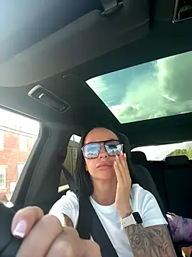 BELLABLACKXUK online show from September 13, 1:00 pm