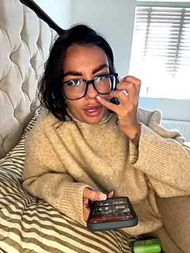 BELLABLACKXUK online show from October 6, 11:18 am