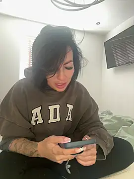 BELLABLACKXUK online show from April 23, 8:46 am
