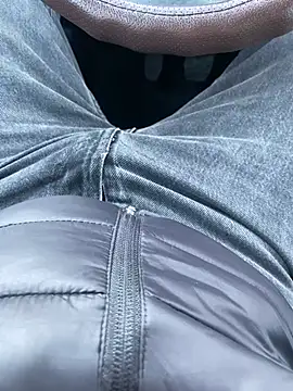 Snapshot of wwwiiilll chatting on March 14, 3:28 pm wwwiiilll online show from March 14, 3:28 pm