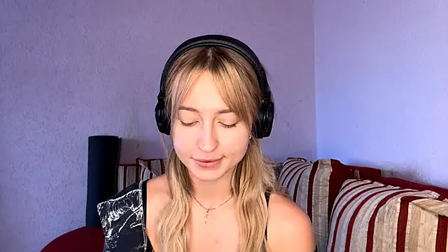 Snapshot of Jetta_Corsacami chatting on September 11, 9:31 am Jetta Corsacami online show from September 11, 9:31 am