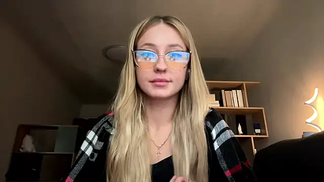 Snapshot of Jetta_Corsacami chatting on September 14, 1:32 pm Jetta Corsacami online show from September 14, 1:32 pm