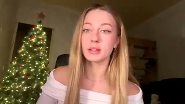 Snapshot of Jetta_Corsacami chatting on December 17, 12:33 pm Jetta Corsacami online show from December 17, 12:33 pm