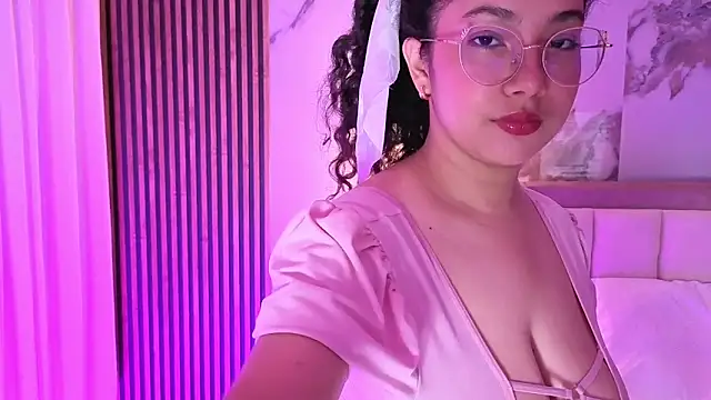 LunaRosse  online show from December 17, 11:38 am