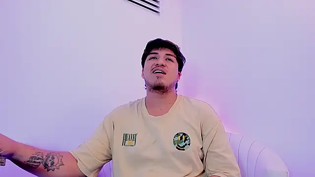 juanmechanic  online show from June 27, 9:31 pm