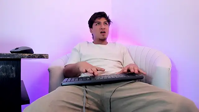 juanmechanic  online show from July 1, 9:36 pm