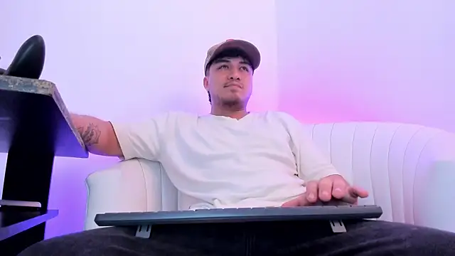 juanmechanic  online show from July 11, 10:00 pm