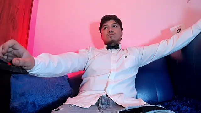 juanmechanic  online show from July 16, 10:16 pm