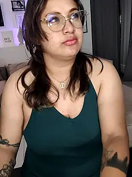 Snapshot of Laureen_se chatting on July 9, 5:11 am Laureen se online show from July 9, 5:11 am