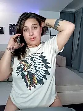Snapshot of Laureen_se chatting on July 11, 4:15 am Laureen se online show from July 11, 4:15 am