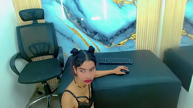 Snapshot of TifannyHott chatting on September 11, 7:58 pm TifannyHott online show from September 11, 7:58 pm