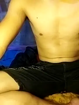 Snapshot of adoc5 chatting on April 3, 4:21 am adoc5 online show from April 3, 4:21 am