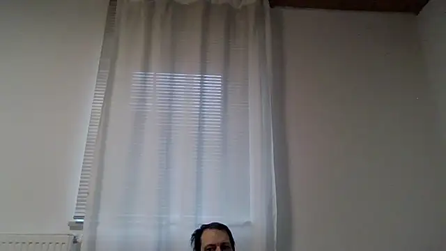 Snapshot of XLBarehengst chatting on October 5, 6:12 am XLBarehengst online show from October 5, 6:12 am