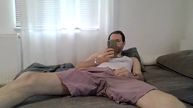 Snapshot of XLBarehengst chatting on October 22, 2:06 pm XLBarehengst online show from October 22, 2:06 pm