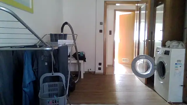 XLBarehengst online show from May 2, 1:49 pm