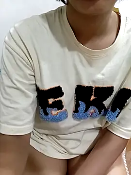 Snapshot of blueeyegirl22 chatting on December 4, 7:22 pm blueeyegirl22 online show from December 4, 7:22 pm