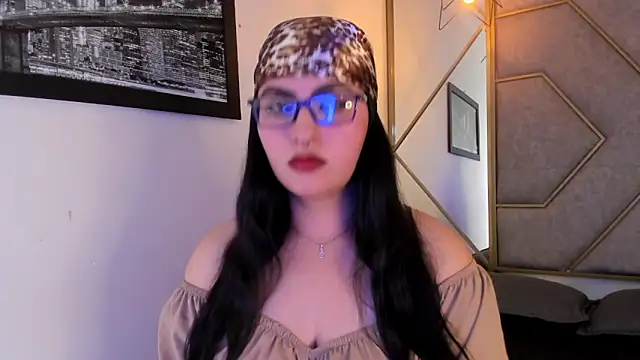 Snapshot of NavannyCattan chatting on November 9, 6:01 am NavannyCattan online show from November 9, 6:01 am