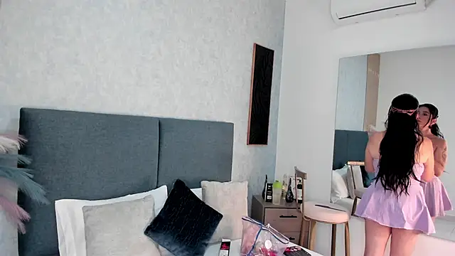 ShanelEvans online show from November 13, 6:40 pm