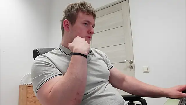 Snapshot of Richard_Dullas chatting on July 29, 7:23 pm Richard Dullas online show from July 29, 7:23 pm