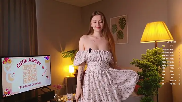 Snapshot of Luna_Foxy chatting on September 16, 11:11 am Luna Foxy online show from September 16, 11:11 am