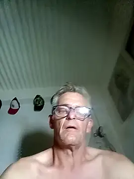 Snapshot of CPTCOCK chatting on December 2, 8:37 pm CPTCOCK online show from December 2, 8:37 pm