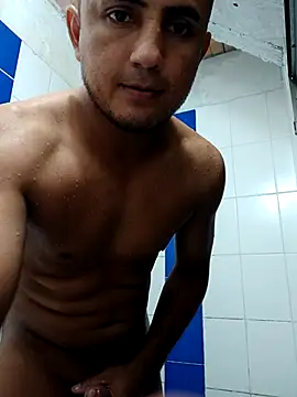 Snapshot of Geral_Yeraldyn09 chatting on November 14, 5:00 pm Geral Yeraldyn09 online show from November 14, 5:00 pm