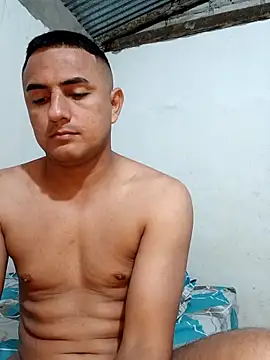 Snapshot of Geral_Yeraldyn09 chatting on December 17, 10:54 am Geral Yeraldyn09 online show from December 17, 10:54 am