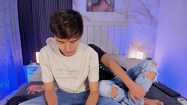 Snapshot of sweet_petter chatting on October 2, 12:45 pm sweet petter online show from October 2, 12:45 pm