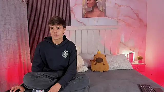 Snapshot of sweet_petter chatting on October 13, 12:38 pm sweet petter online show from October 13, 12:38 pm