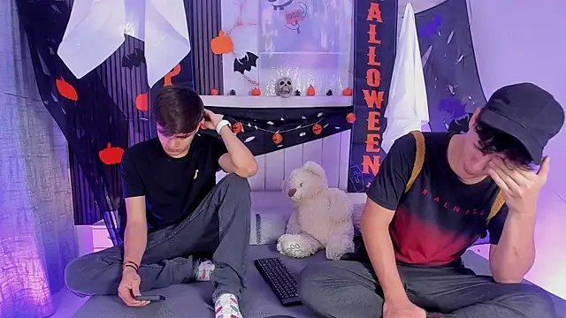 Snapshot of sweet_petter chatting on October 25, 12:56 pm sweet petter online show from October 25, 12:56 pm