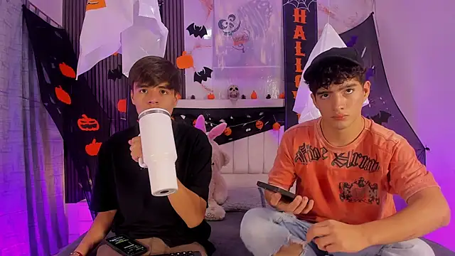 Snapshot of sweet_petter chatting on October 27, 12:53 pm sweet petter online show from October 27, 12:53 pm