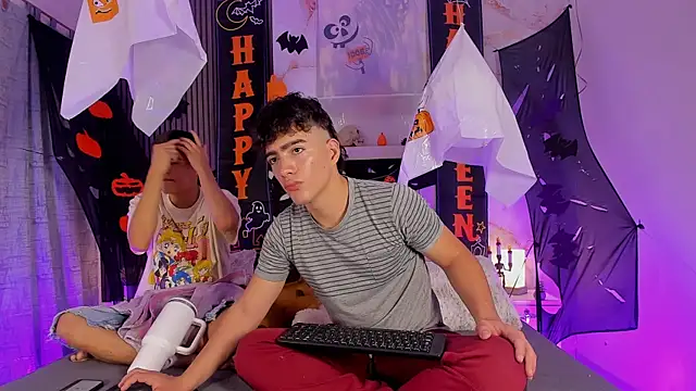 Snapshot of sweet_petter chatting on October 29, 12:51 pm sweet petter online show from October 29, 12:51 pm